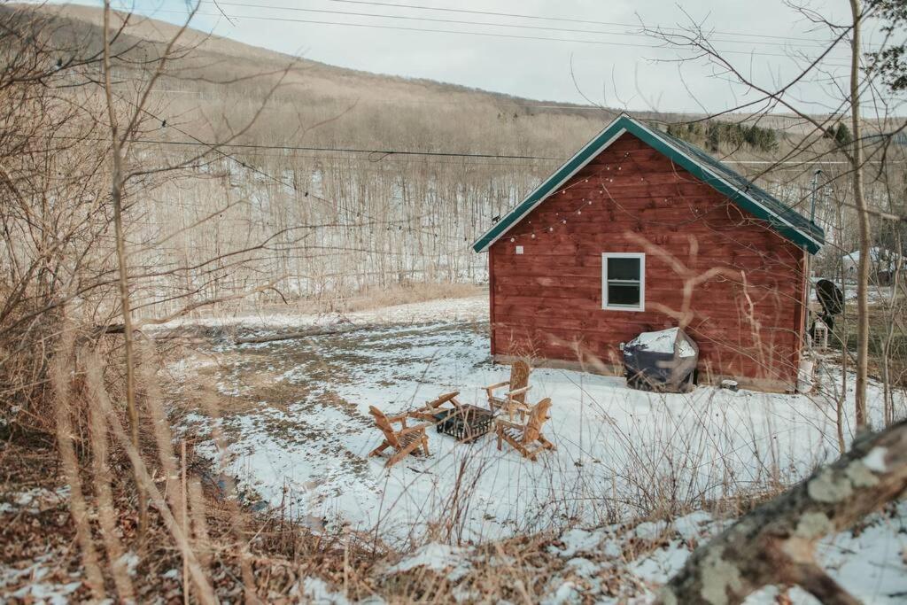 Mountainscape: Peaceful & Skiing * Roxbury